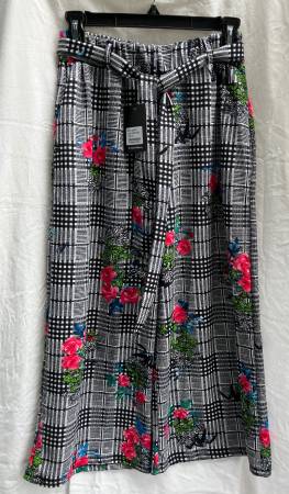 Women’s Pants M 1
