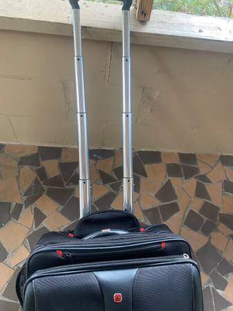 Exec or student carryon lugage 1