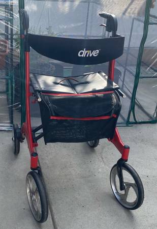 Drive Medical Nitro walker 1