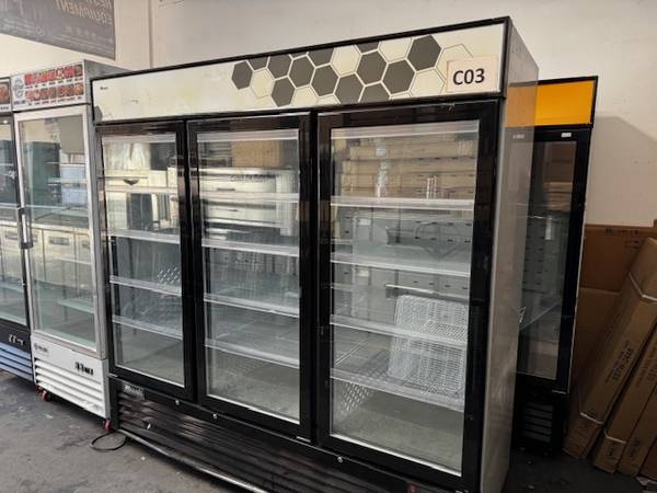 MIGALI C-72FM-HC 3 GLASS DOOR FREEZER - business/commercial - by