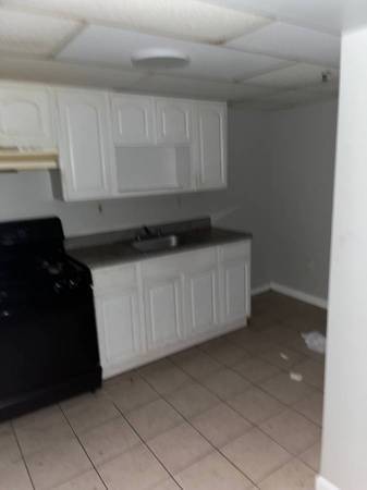 279 Goldsmith Ave Newark 1Ba $1350/$1395 1