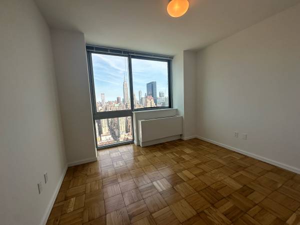 $7,395 / 3br - Full Wall Jr 3 Bedroom with PRIVATE TERRACE!! (New York)63788738614145123