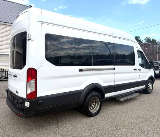 2015 Ford Transit 350 XLT - Photo 4