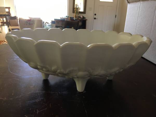 Vintage Fenton Fruit Bowl 1
