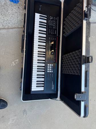 Roland juno Ds 61 keys 1