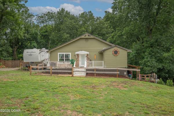 Home, Family, Love - Home in Pineville. 2 Beds, 1 Baths 1