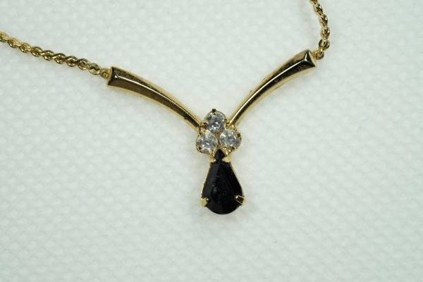 16" NECKLACE AND DROP EARRINGS GOLD TONE WITH SET STONES 1