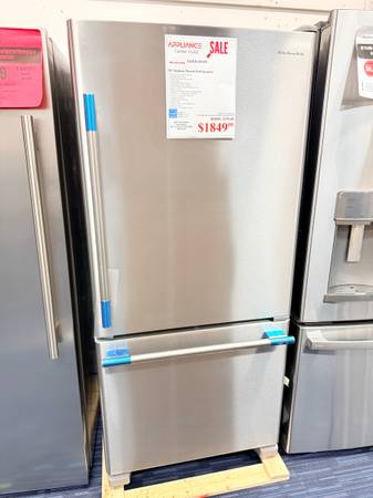 New Open Box 30”KitchenAid Bottom Freezer Top  Refrigerator With  Warranty 1