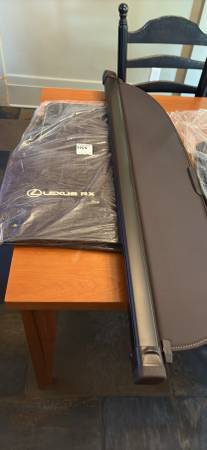 Lexus Rx floor mats and cargo cover 1