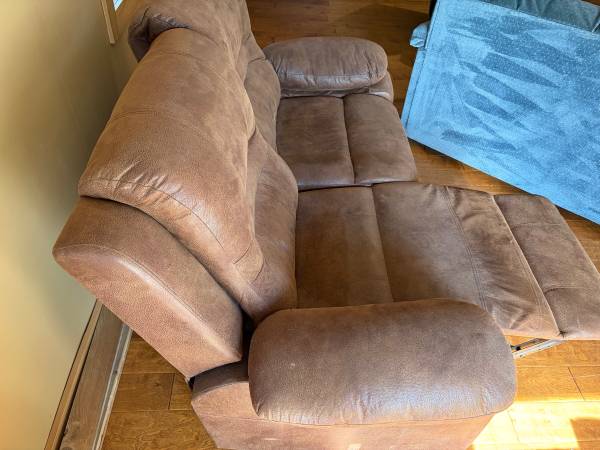 Reclining sofa 1