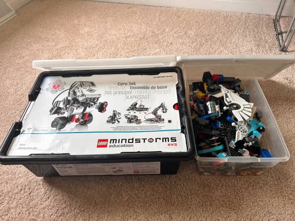 LEGO Mindstorms Education EV3 Core Set 45544 and other LEGO pieces 1