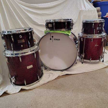 Early 70's Sonor 6 piece Teardrop Drumset 1