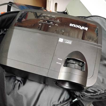 InFocus IN112x DLP Projector 3200 Lumens PC HDMI 1080p with Remote 1