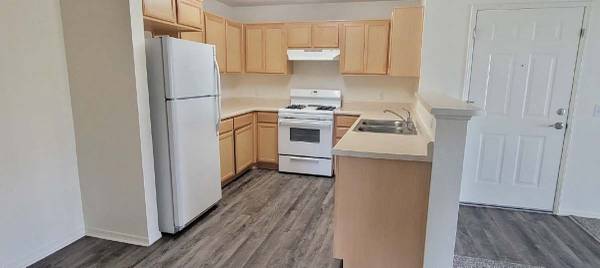 Air Conditioner, Carpeting, Gas Range 1