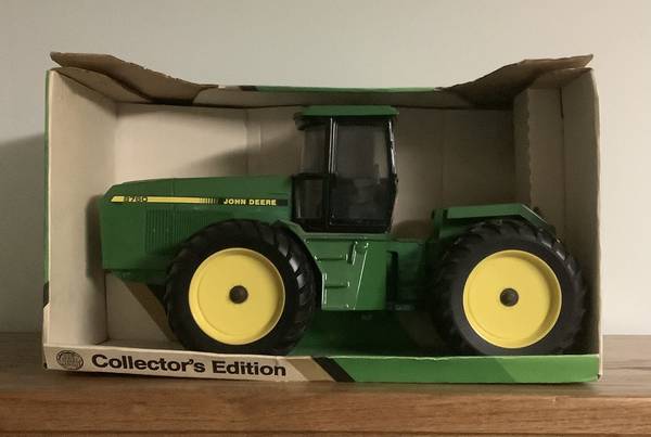 John Deere 8760 Collectors Edition Toy Tractor 1