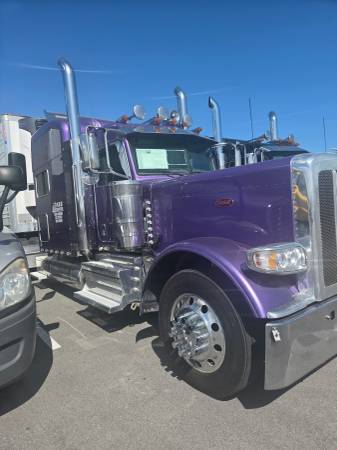 Peterbilt 2022 389 1