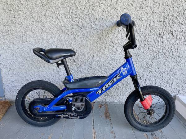 trek jet 12 bicycle Precaliber Girls's Flamingo Pink Precaliber 12 is the perfect first bike for little riders who are ahead of the curve and ready for two wheels at a younger age than most TREK Jet 12 Kids Bike