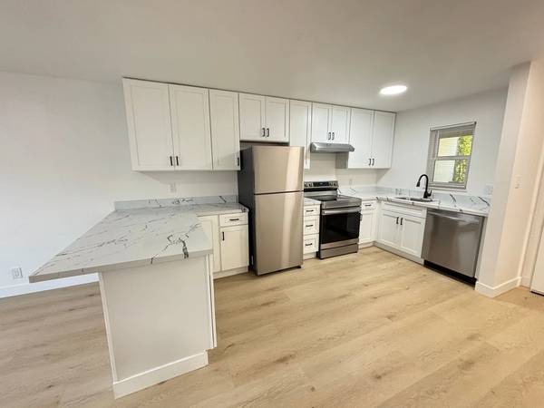 Comfortable living. Conveniently located, spacious 2 bed 1 bath! 1