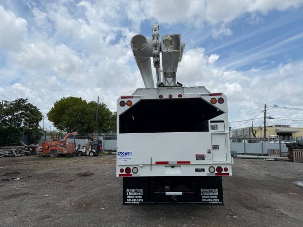 2015 Ford F-750 Altec LR756 - Photo 4