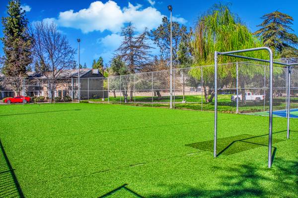 $1,624 / 2br - 1040ft2 - $1,624 / 2br - 1040ft2 - ONE MONTH FREE!!!!! 2x1.5TOWNHOMES AT TORREY (FRESNO)64008333663618122