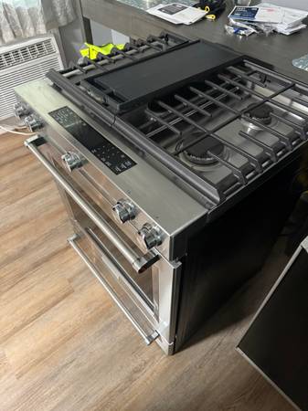 Kitchen aid gas range 1
