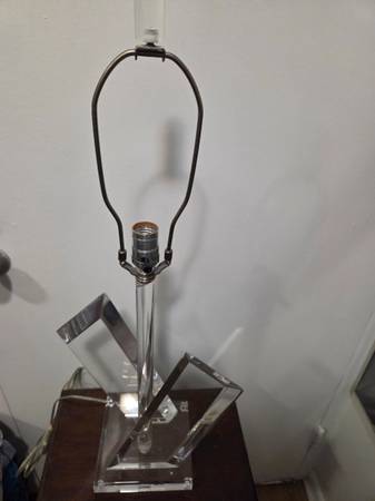 Mid century Lucite Lamp 1
