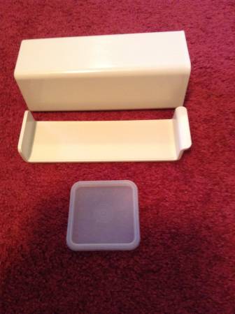 Tupperware Cheese Holder 1