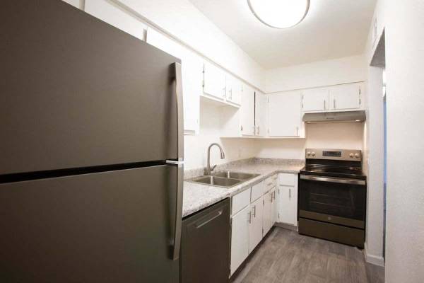 Ceiling Fan, Private Balcony/Patio, Lush Landscape, Clubhouse 1