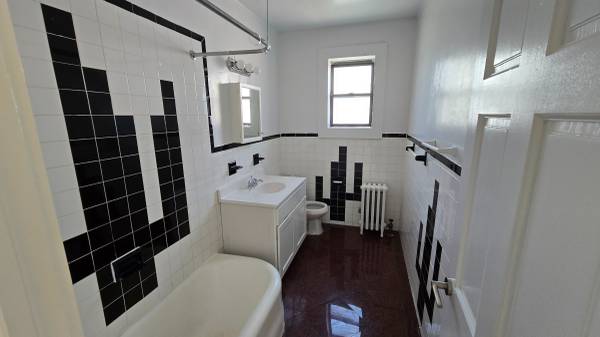 $2,000 / 1br - 770ft2 - large 1br apt in floral park (floral park)63862610026753124