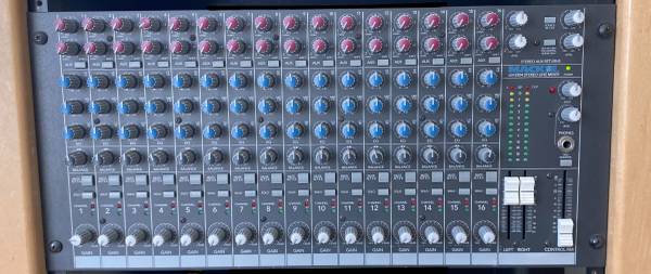 MACKIE LM-3204 LINE MIXER w/2 MIC Preamps-excellent - musical