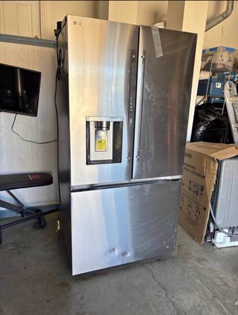 LG French Door Refrigerator LF24Z6530S 1