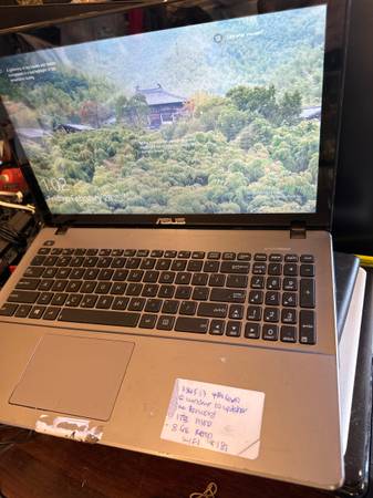 ASUS  laptop 1