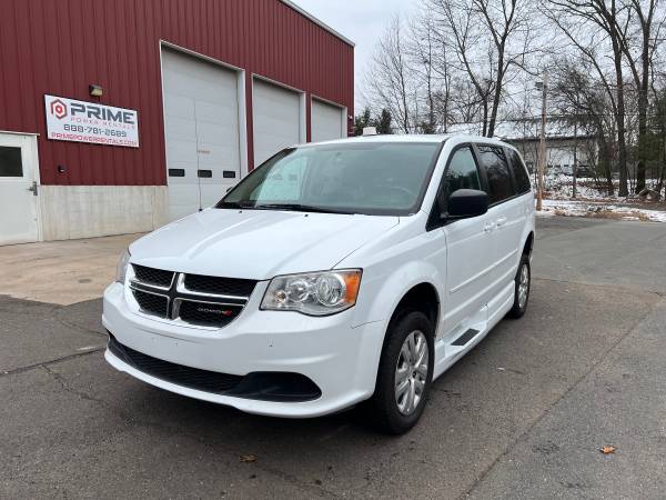 2016 Dodge Grand Caravan RT SE 1