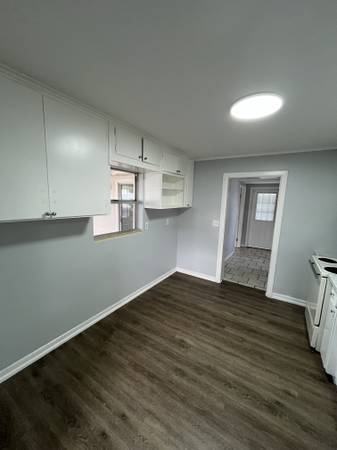FIRST AND SECURITY! Spacious 4BR/1BA Lakeland House 1