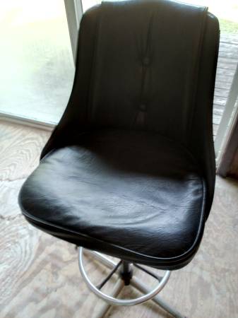 Bar Stools (4 total) 1