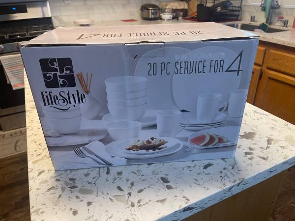 20 Piece Dishware Set, Setting for 4 1