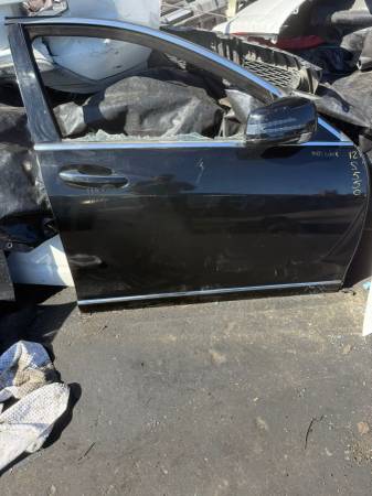 2012 Mercedes S550 right front door black 1