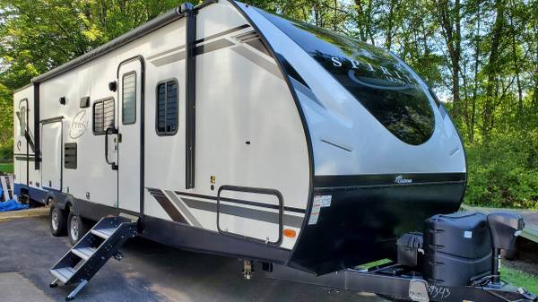 2021 Coachman 2963BH camper 1