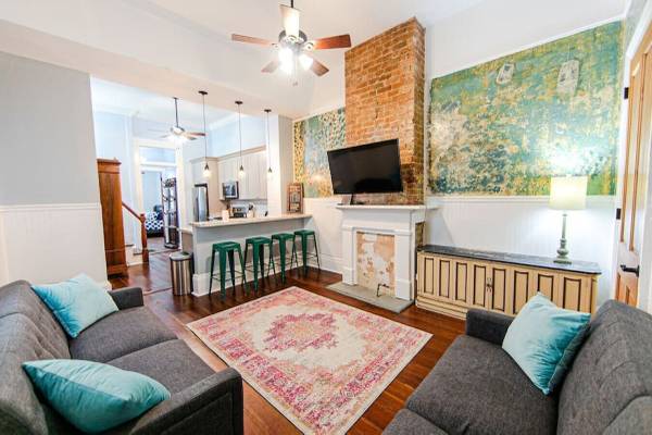 $1,950 / 3br - 2000ft2 - The Nelson House | Steps to Streetcar | Parking (New Orleans, LA)63791922220419121