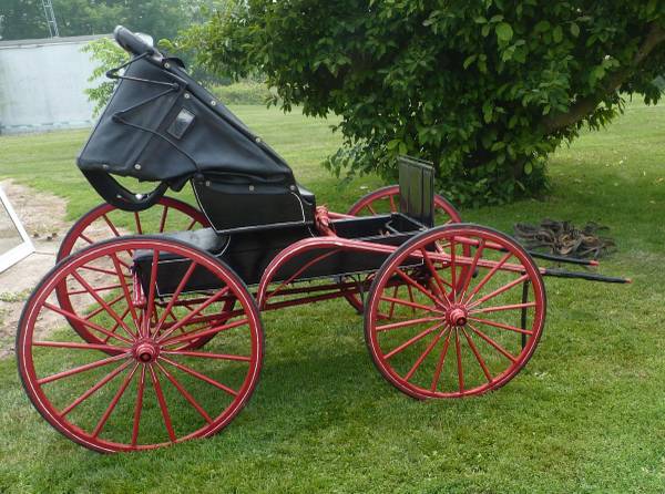 REDUCED PRICE EARLY DOCTOR’S BUGGY WITH FOLDING TOP 1