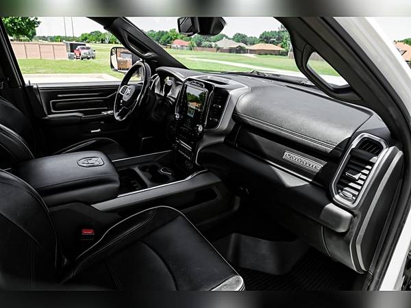 2021 RAM 3500 Laramie 4x4 - Photo 12