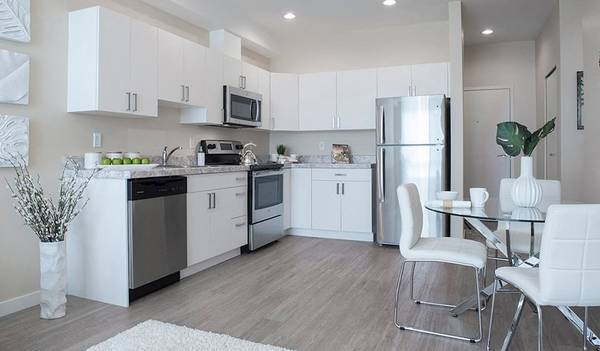 Luxury Vinyl Plank Flooring, 2 bedroom, Situated in Nanaimo! 2