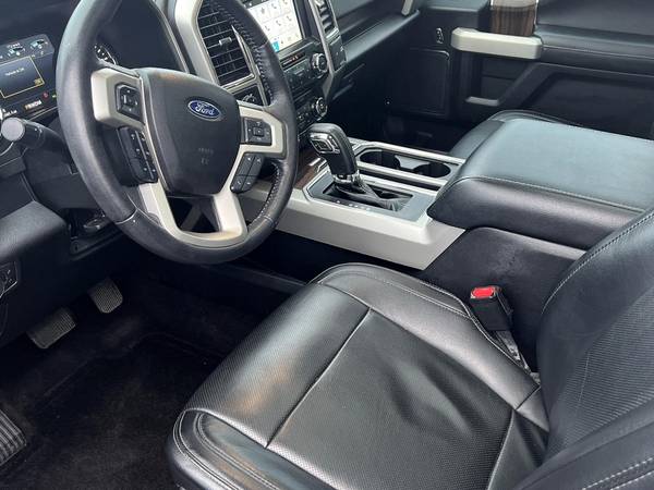 2017 Ford F-150 Lariat Pickup - Photo 15