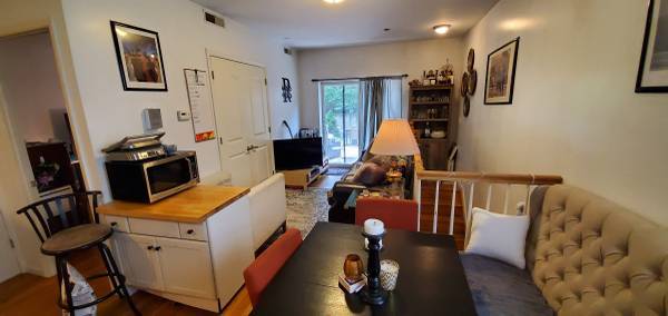 Room Available in Duplex with Backyard, Washer/Dryer, Utilities Incl.