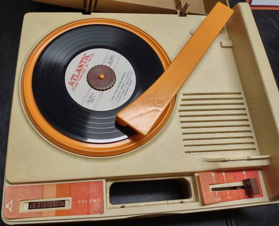 Fisher Price Record Player = works 1