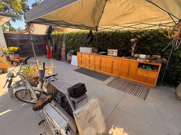 Yard sale photo