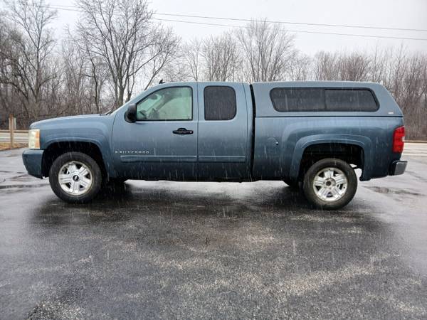 2007 CHEVROLET SILVERADO 1500 - $6,999 (BEACH PARK, ILLINOIS)63618983671555124