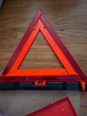 Warning triangle kit 1