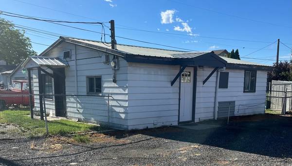 Cozy and Convenient 2BR/1Bath Home with Fenced Yard 1