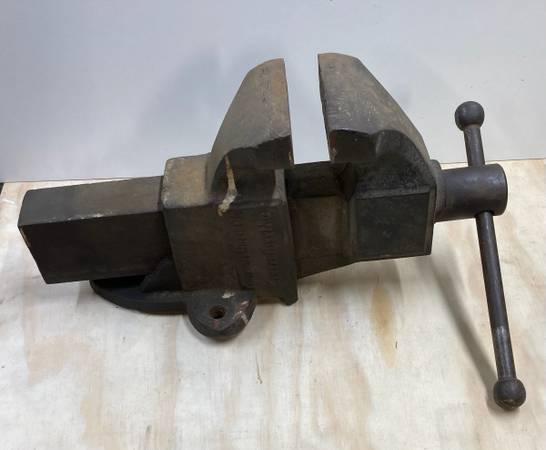 4” VISE 1